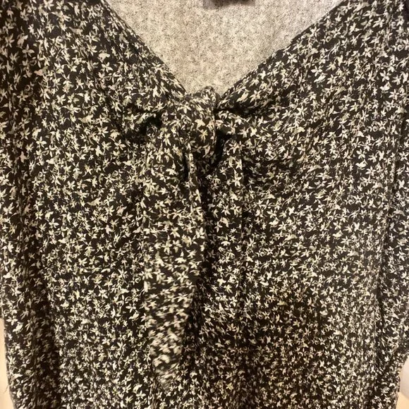 NWT Hurley Juniors' Keyhole Mini Dress - Fawn Ditsy, Size Medium - Picture 5 of 10